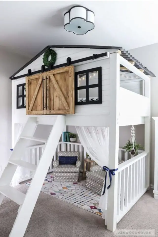 mezzanine design chambre enfant exemple forme de cabane dans les bois original