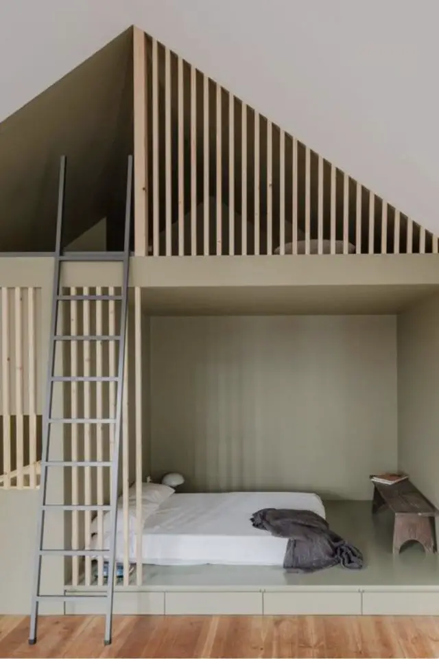 mezzanine design chambre enfant exemple sous les combles gain de place pente toiture