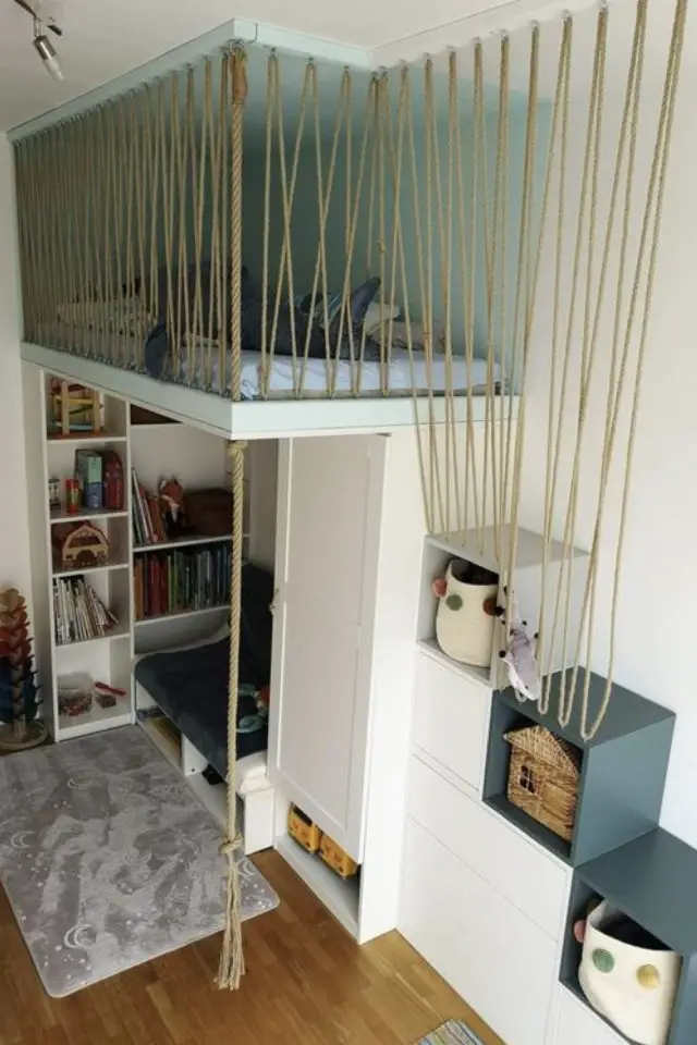 mezzanine design chambre enfant exemple petit escaliers cube de rangement pratique plus de rangement