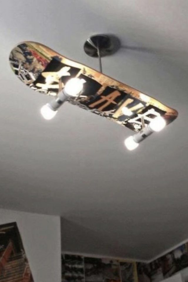 upcycling skateboard luminaire exemple suspension décor éco-friendly