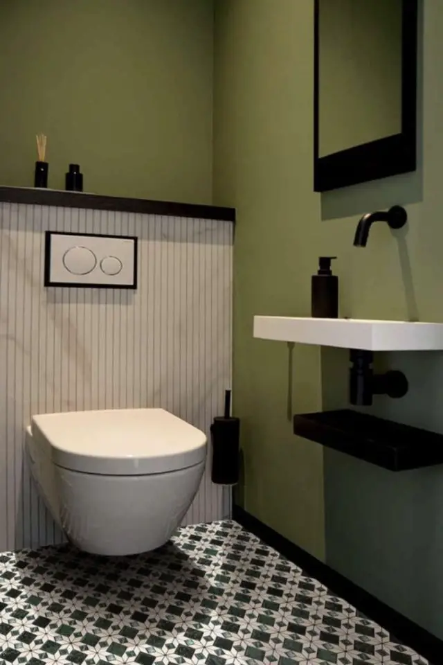 carrelage motif toilettes exemple mosaïque victorienne ancienne vintage noir et blanc