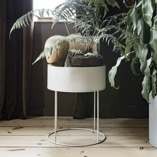 objet decoratif design salon Boîte à plantes ronde gris clair jardinière ronde