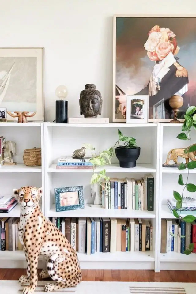 salon sejour objet deco meuble exemple meuble ikea simple chic élégant statuette livre bibliothèque plante