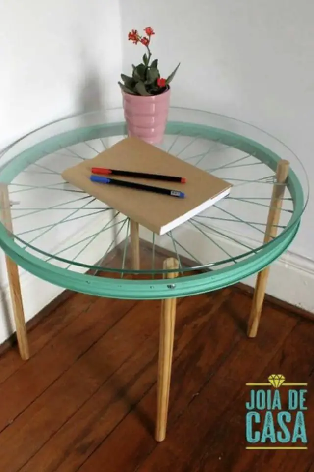 upcycling recup velo decoration idee table basse guéridon bout de canapé moderne verre