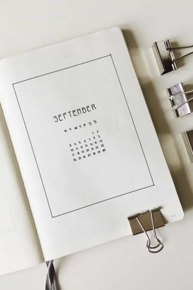 bullet journal minimaliste exemple calendrier simple encadrement jolie typo