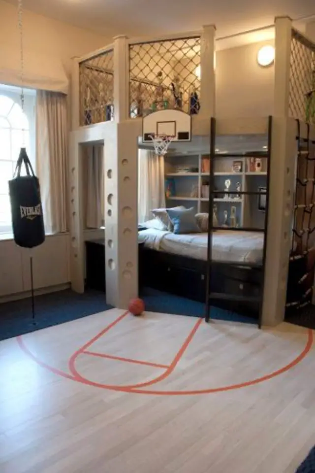 chambre petit garcon theme sport basketball terrain marquage sol panier mezzanine