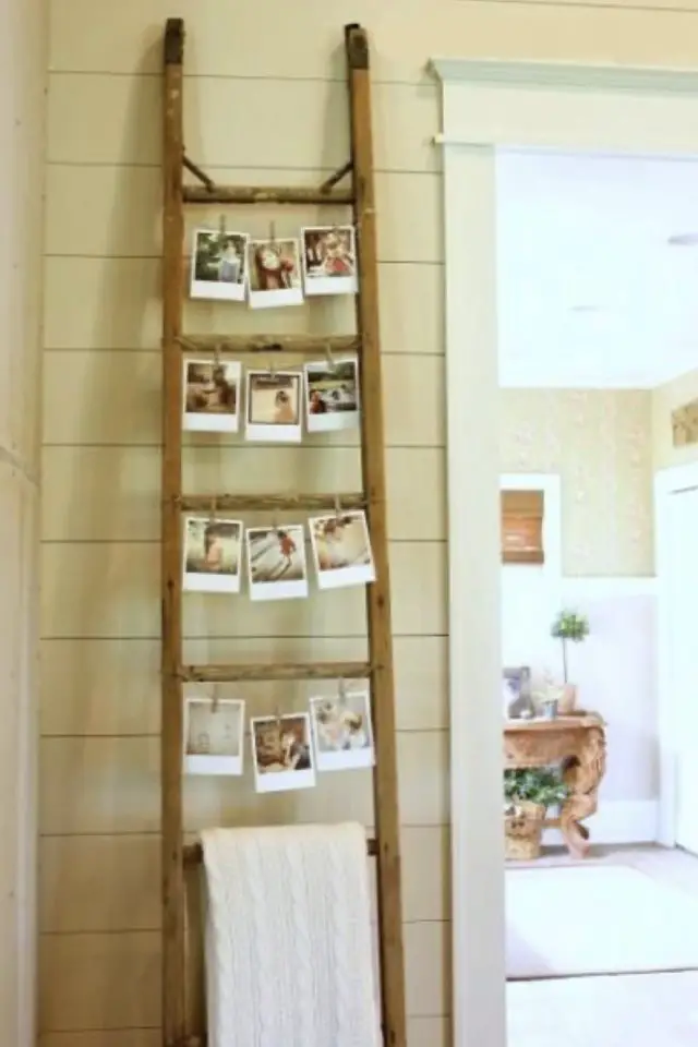 exemple decoration interieure echelle en bois photo polaroid suspendue