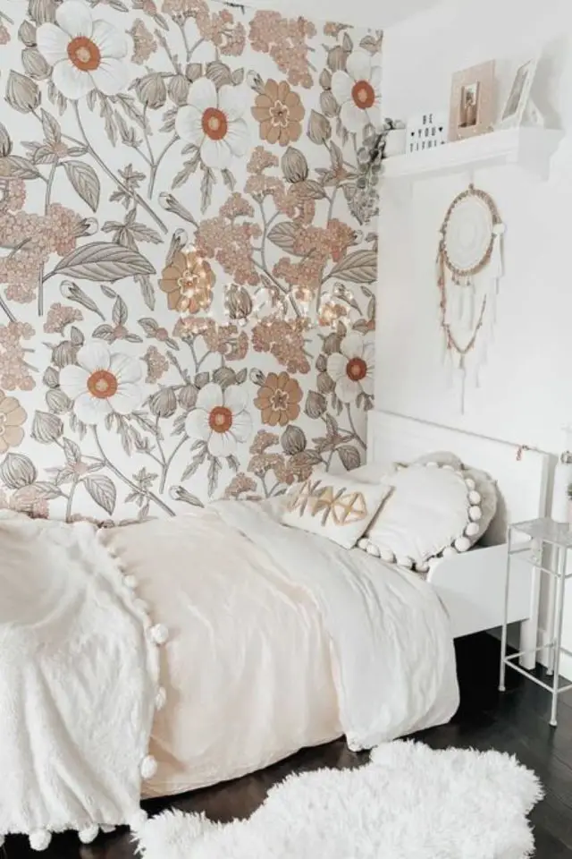 exemple decoration papier peint fleuri chambre enfant mur accent couleur douce pastel vintage