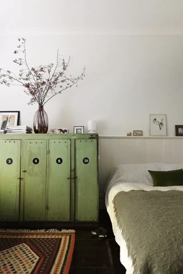 meuble vintage colore patine exemple vestiaire industriel peint rétro chambre à coucher
