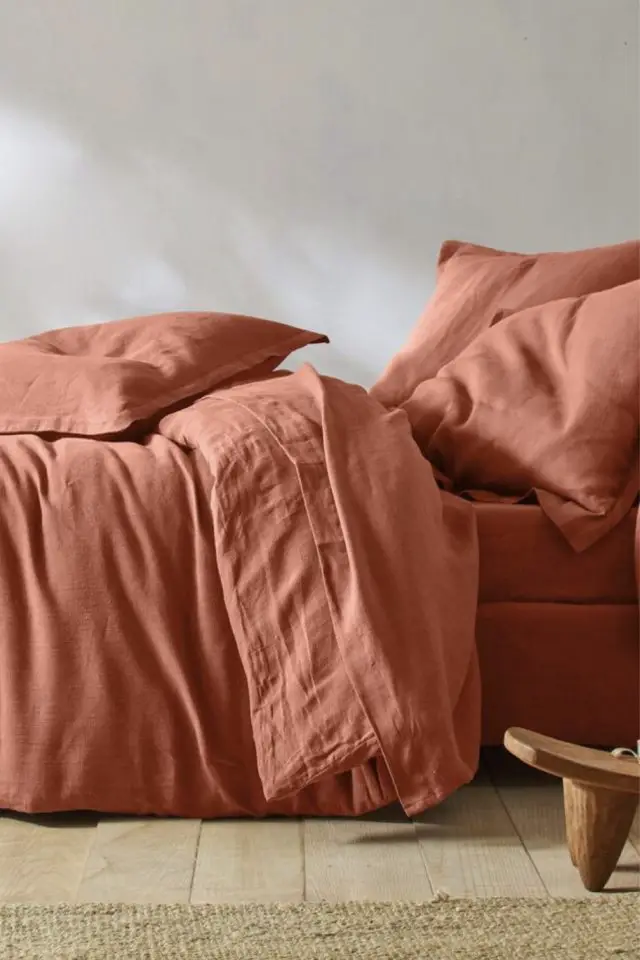 ou trouver parure de lit automne Linge de lit uni lin lavé couleur rouille terre cuite terracotta