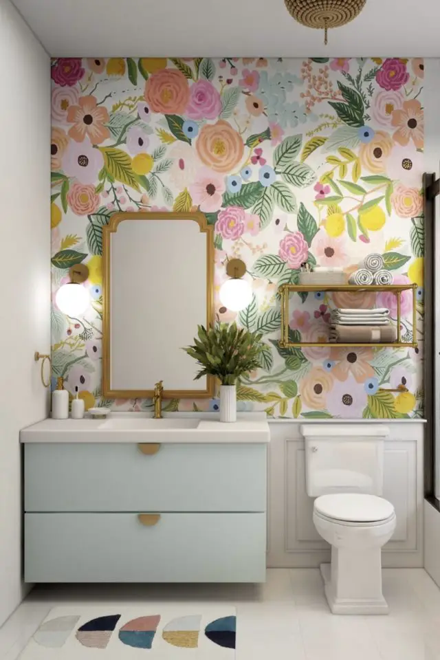 salle de bain cosy et chaleureuse couleur papier peint pastel floral