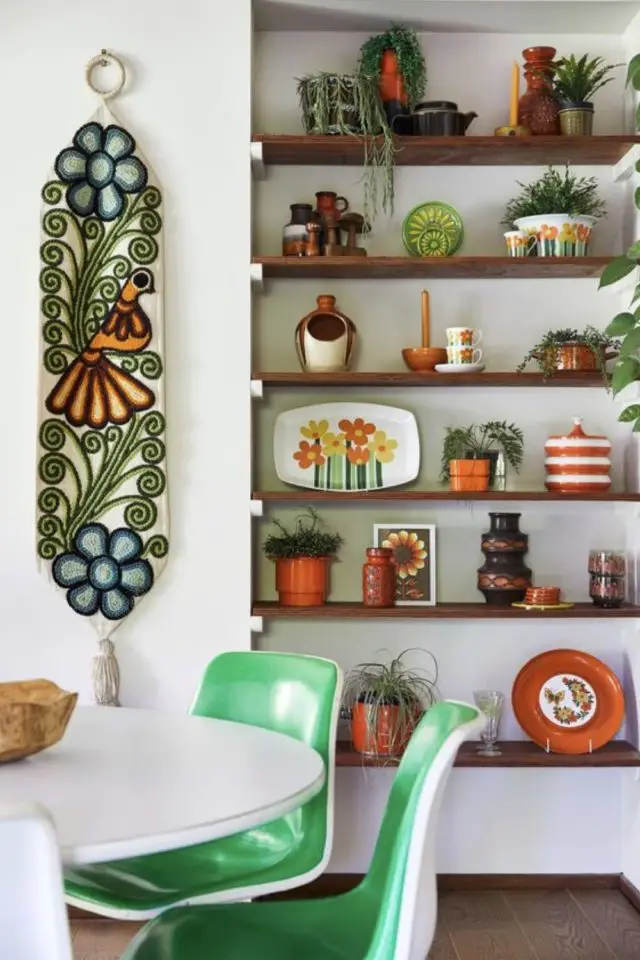 deco interieur art et design vintage années 70 couleur motifs meubles cuisine salle à manger rétro