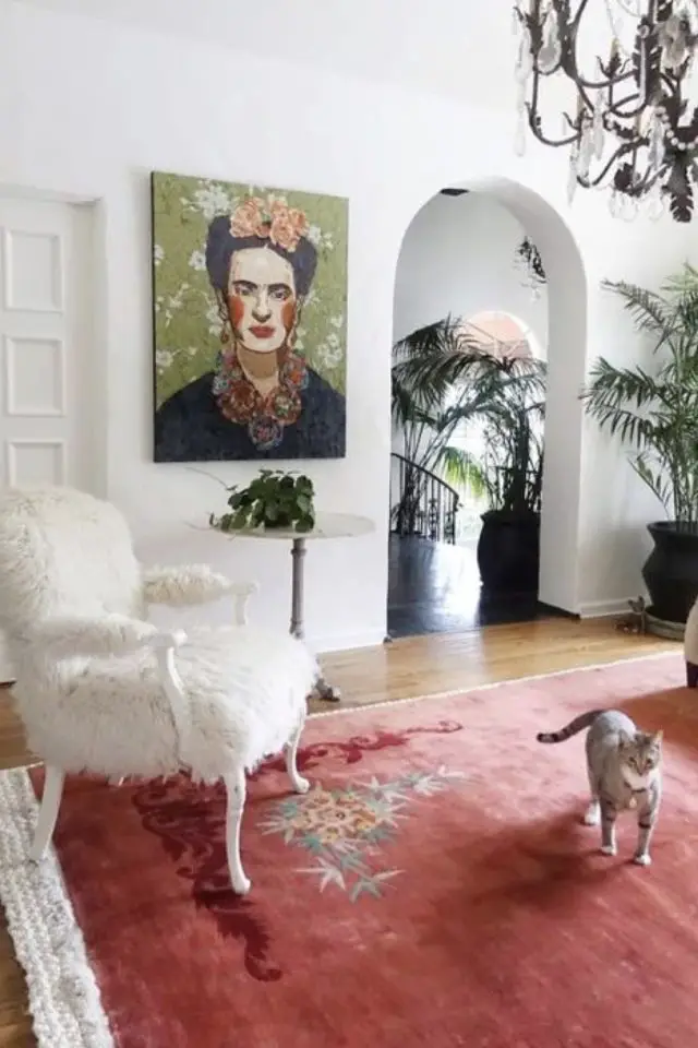 decoration et art exemple portrait frida Kahlo intérieur blanc élégant