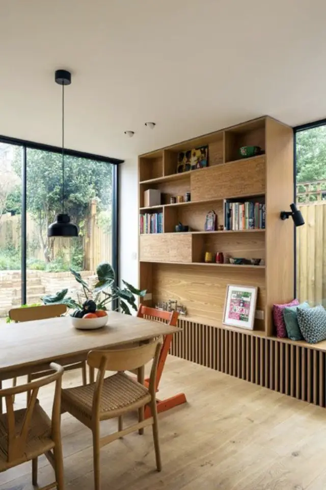 exemple coffrage radiateur decoration salle à manger séjour moderne bois chaleureux sur mesure architecture intérieure bibliothèque