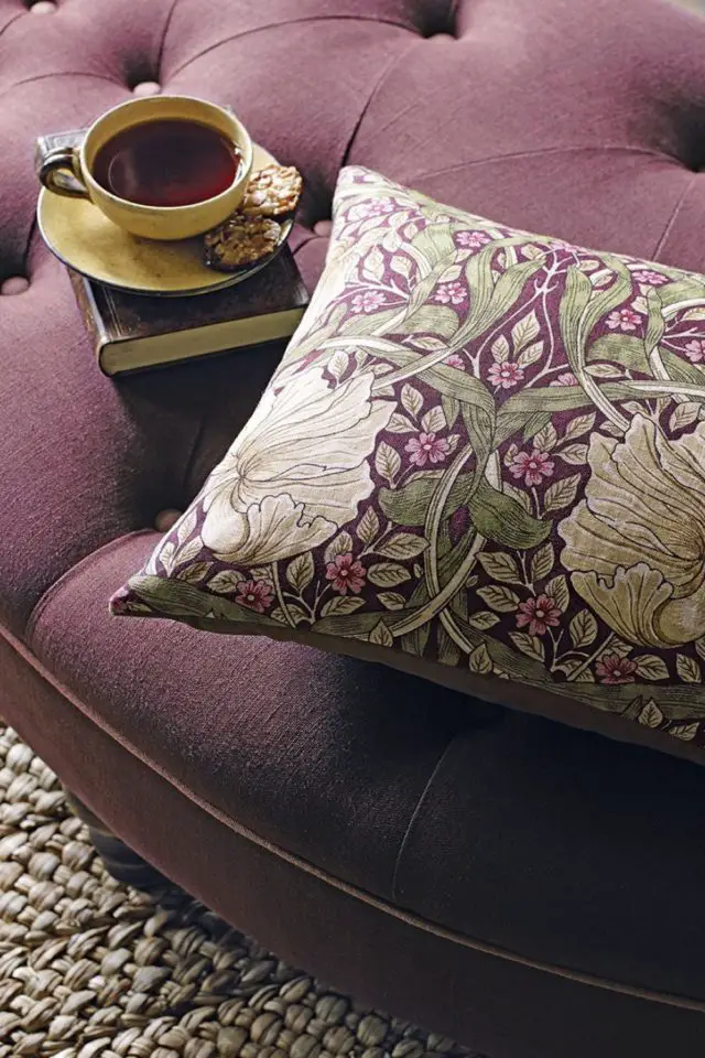 exemple decoration interieur arts and crafts textile motif le plus connu entrelacs feuillage floral fleur couleur élégante
