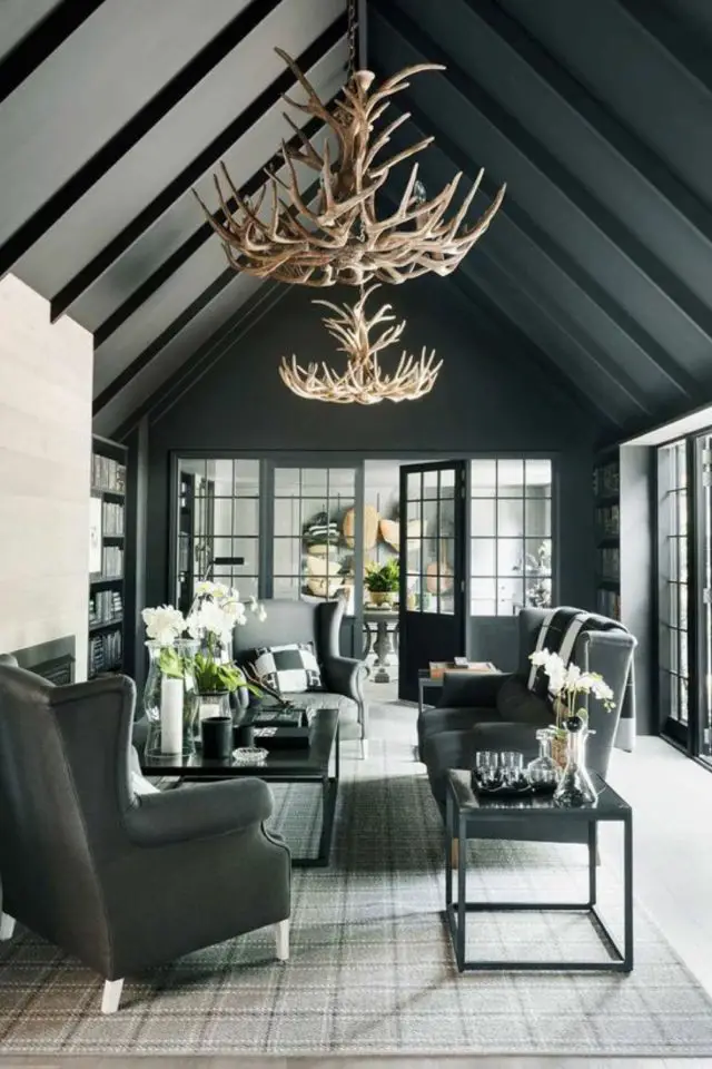 exemple poutres peintes plafond noir gris anthracite design moderne grande baie vitrée