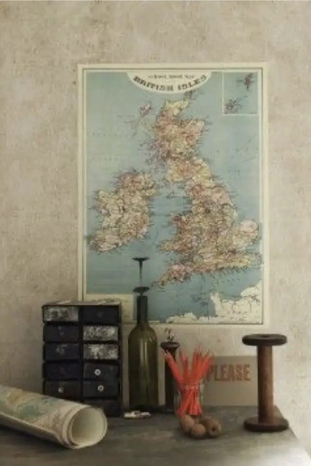 decor mural carte geographie vintage objet décoratifs anciens dessus de meuble