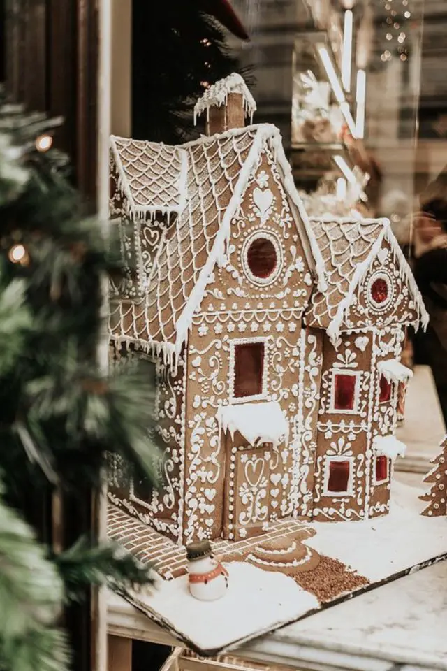 decor noel pain epice exemple maisonnette décorée tradition fêtes fin d'année à faire soi même
