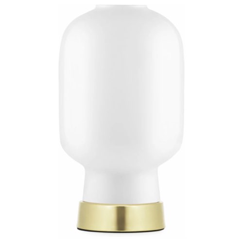 decoration en verre design tendance Lampe à poser blanche en laiton et verre Amp - Normann Copenhagen