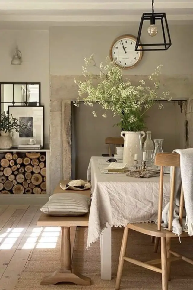 exemple decor cuisine farmhouse campagne chic grande table de repas nappe en lin naturel froissée bois simplicité
