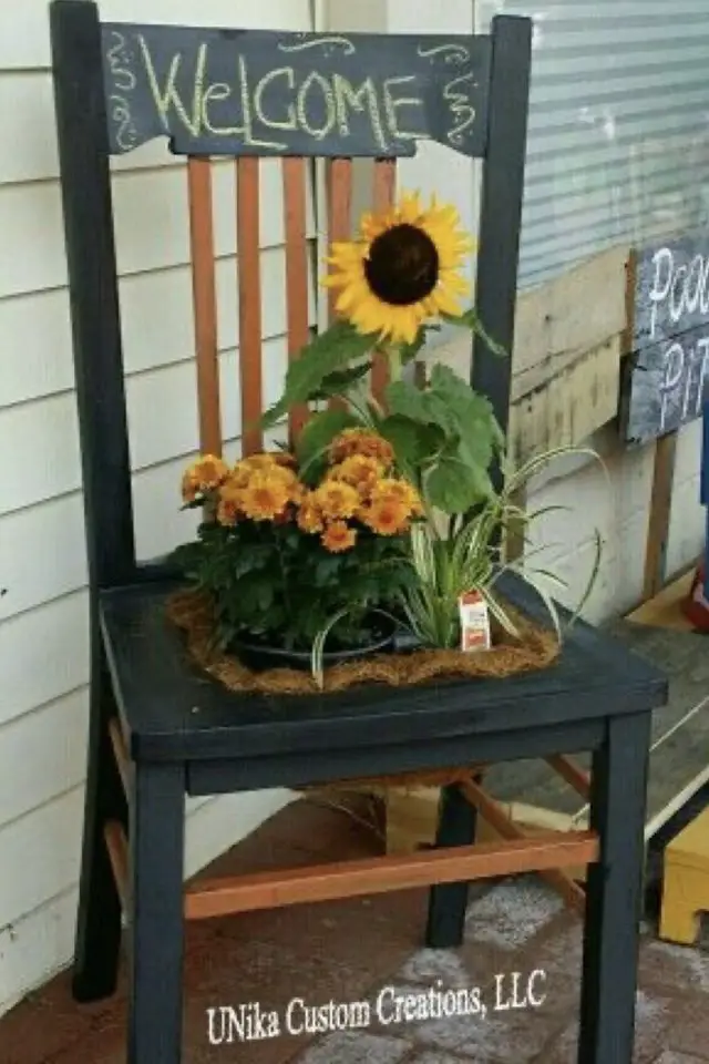 recup chaise decoration jardin exemple peinture trou pot de fleurs message bienvenue