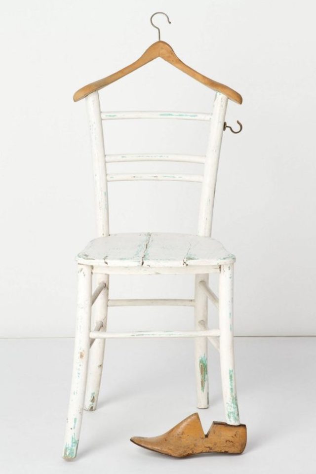 upcycling bricolage original chaise recup rangement vêtement chambre cintre