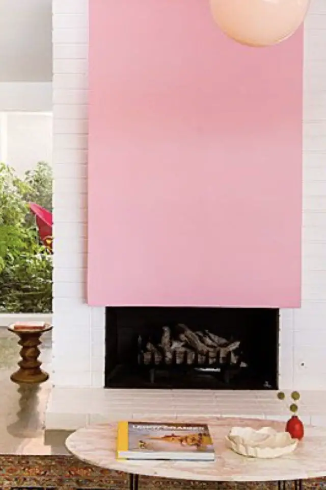 cheminee couleur rose exemple deco moderne contemporain association blanc