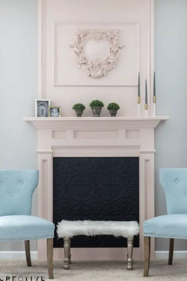 cheminee couleur rose exemple deco association bleu ambiance classique chic