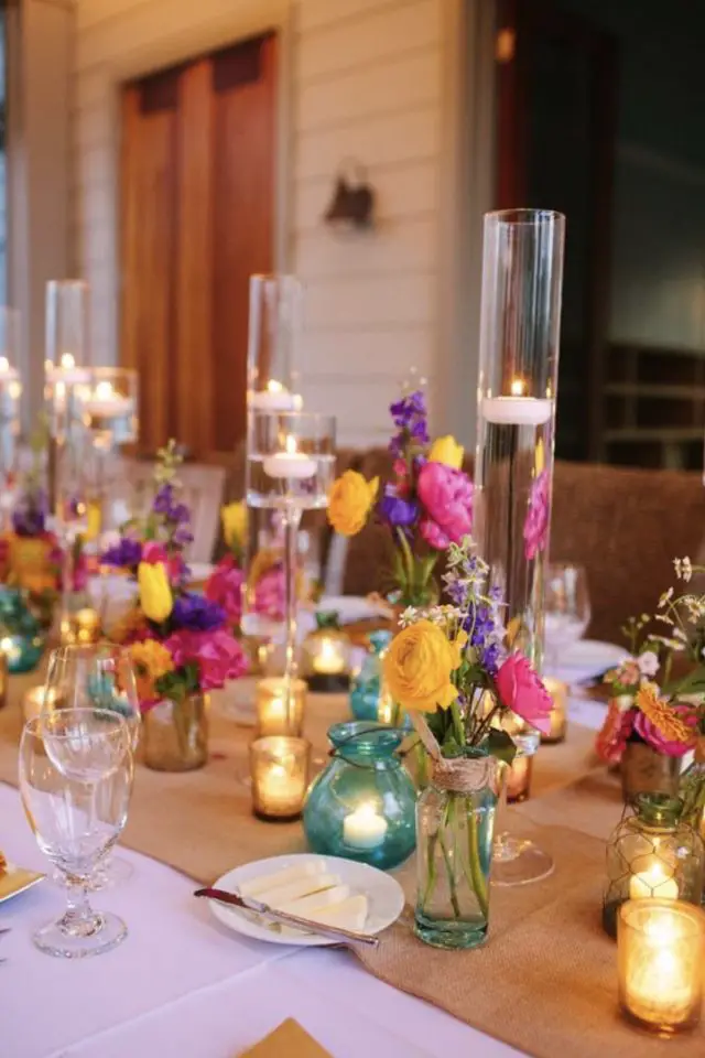 deco de table verre colore exemple inspiration mariage couleur vase et photophore