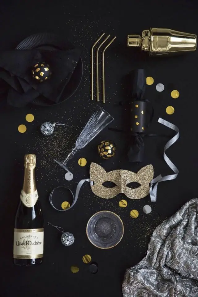 decoration nouvel an noir et or bouteille de champagne accessoire festif