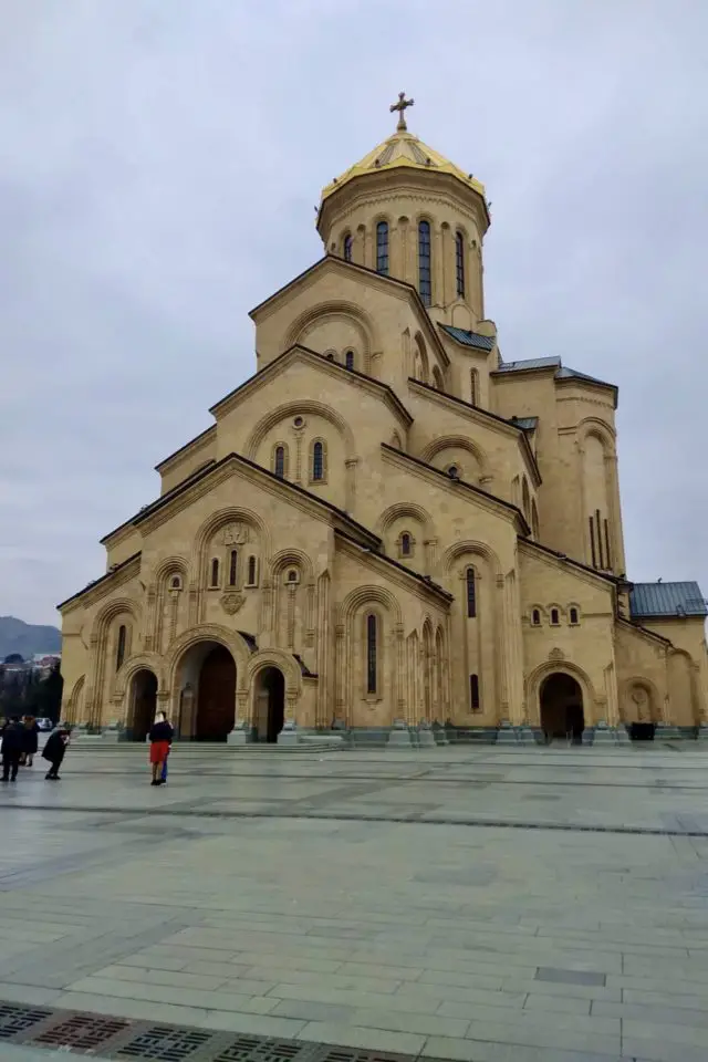 voyage georgie blog tbilissi cathédrale incontournable à visiter gratuit
