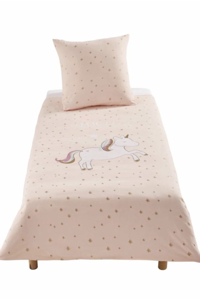 chambre enfant linge de lit Parure de lit enfant en coton rose motifs étoiles dorées petite fille licorne