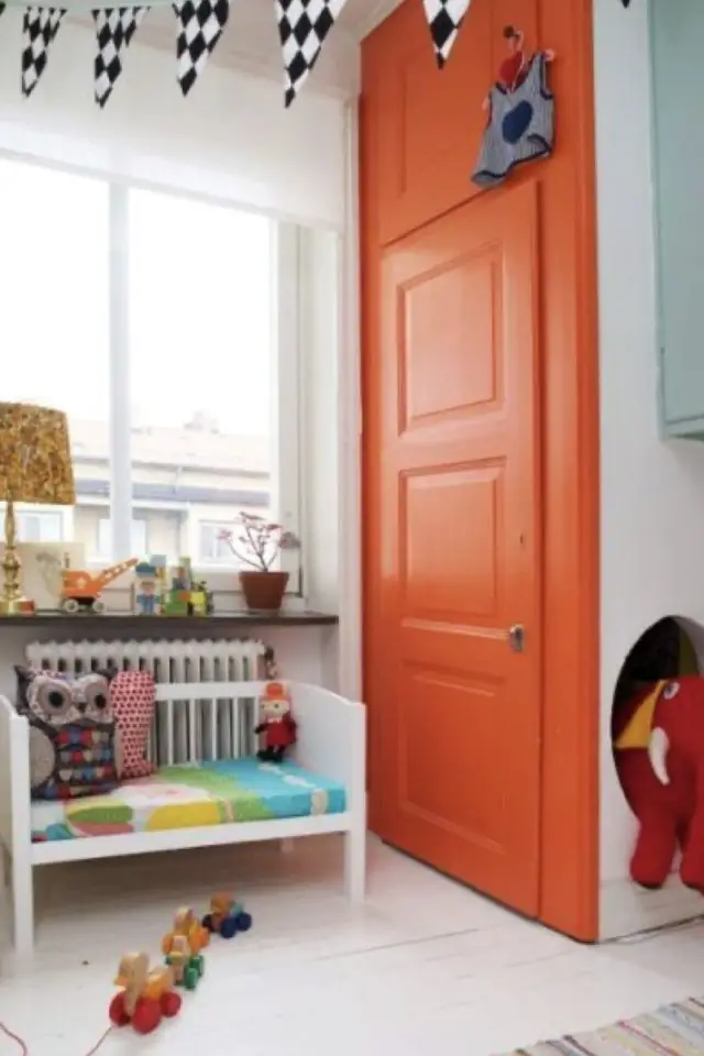 couleur de porte interieure tendance orange dynamique peps chambre enfant