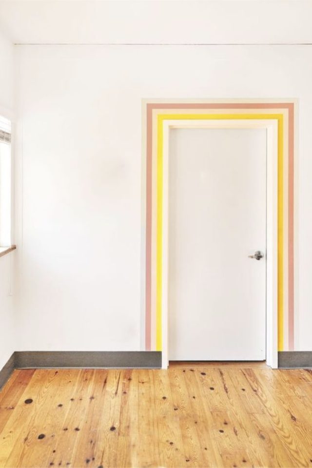 decorer porte interieur couleur encadrement facile à faire jaune rose blanc