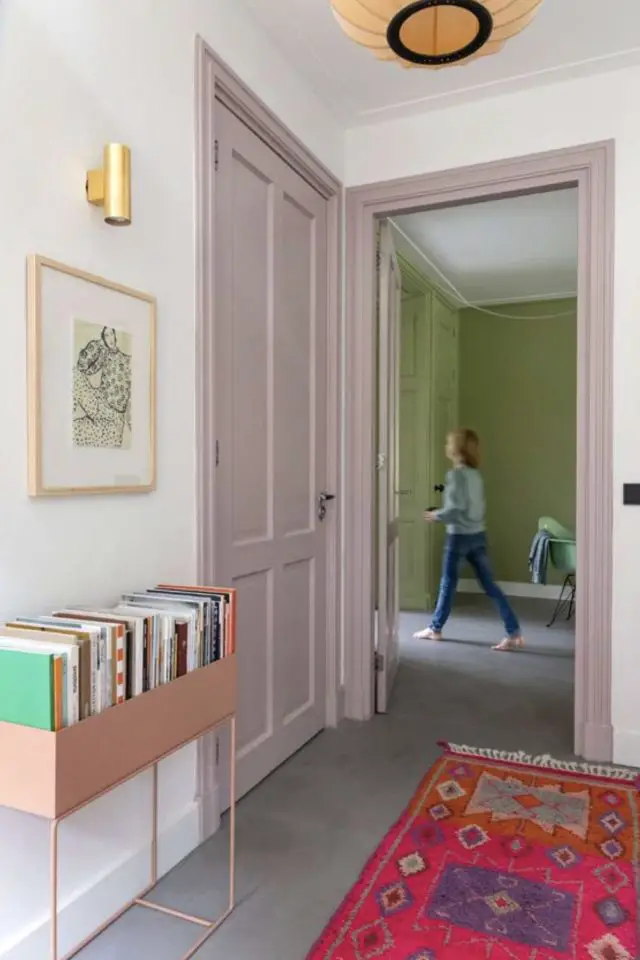 exemple couleur portes interieures couloir blanc et rose poudré féminin classique et moderne