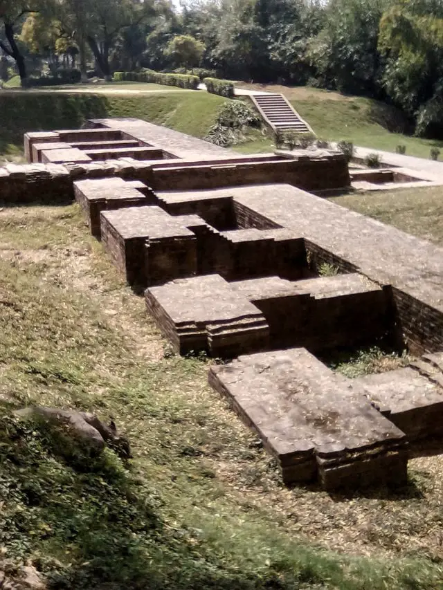 sarnath inde decouverte site archeo monastere ancien