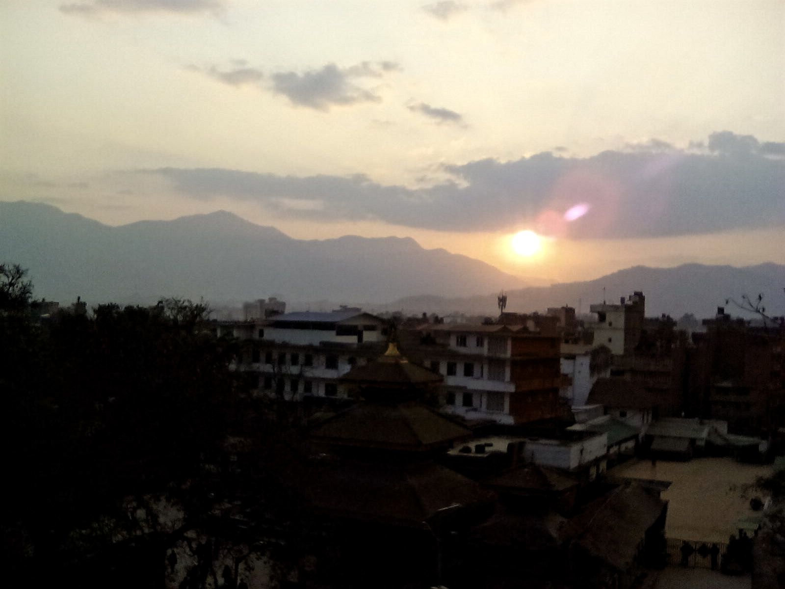 coucher de soleil katmandou montagne ville historique
