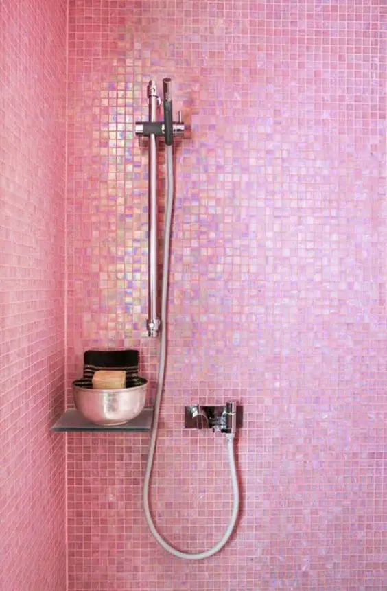 carrelage mosaique salle de bain douche rose