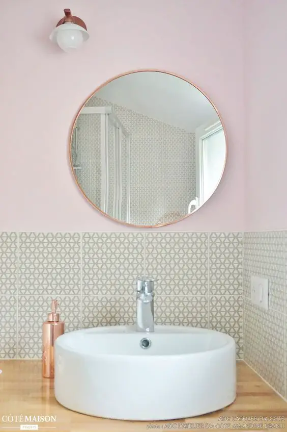 salle de bain peinture rose pale