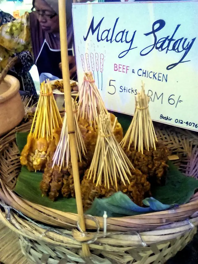 street food malaisie vie nomade brochette satay