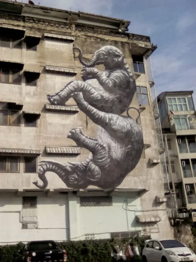 street art bangkok elephant immeuble