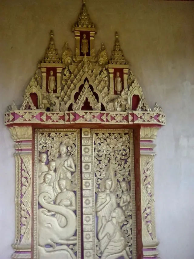 detail porte temple bouddhisme luang prabang