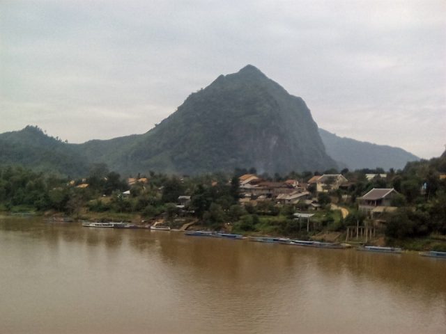 village laos visite voyage nong khiaw