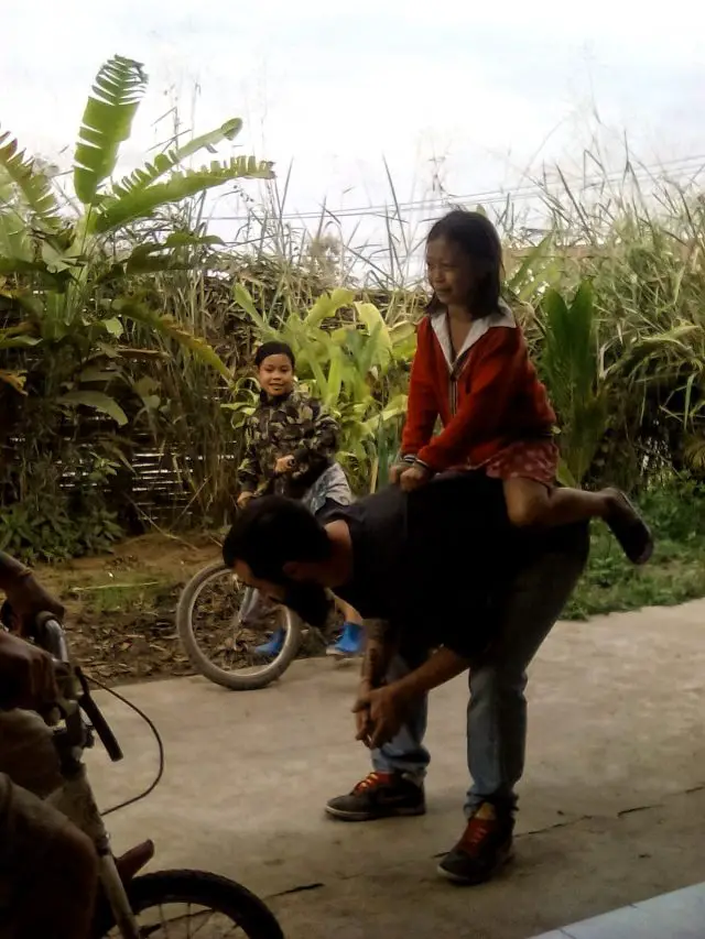 vie nomade laos enfant