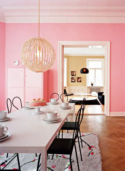 salle a manger decoration rose peinture