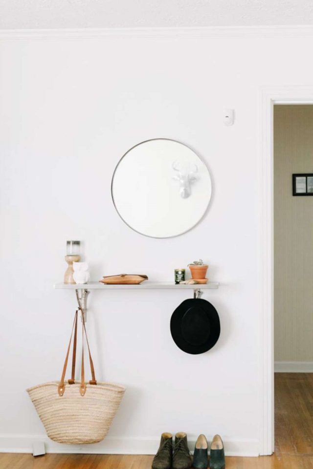 comment créer décor minimal entrée blanc miroir simple deco entree couloir minimaliste