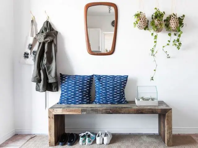 exemple banc bois petit miroir idee deco couloir entree minimaliste