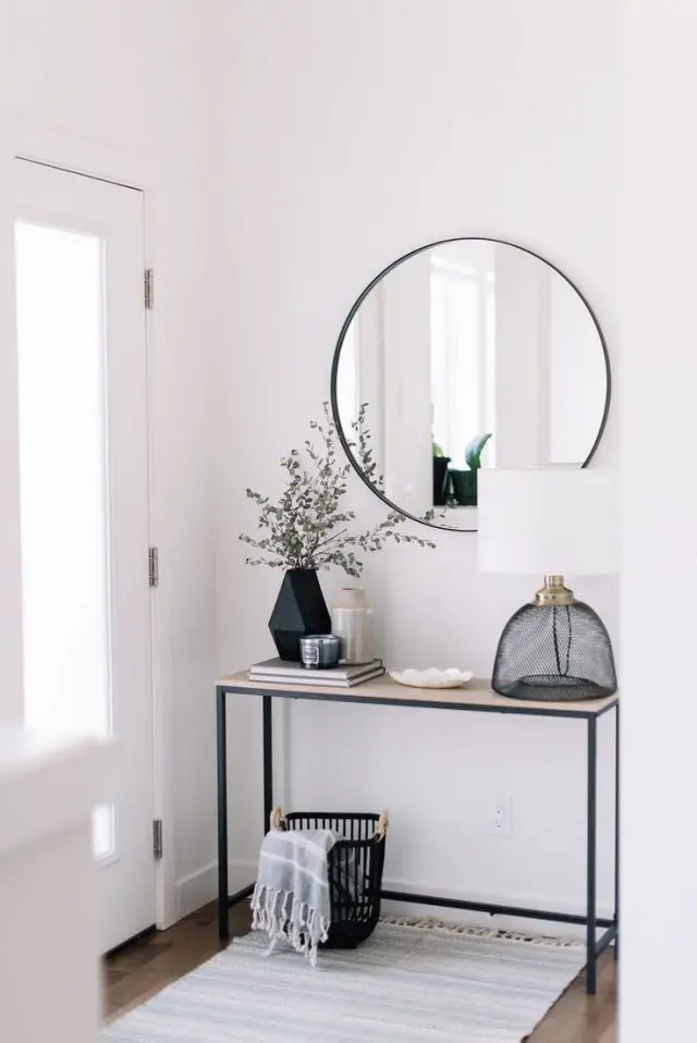 petite entree decoration minimaliste exemple miroir rond console