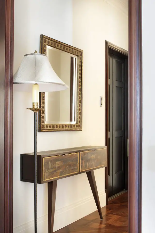 exemple décoration intérieure entrée -  miroir entree classique et simple