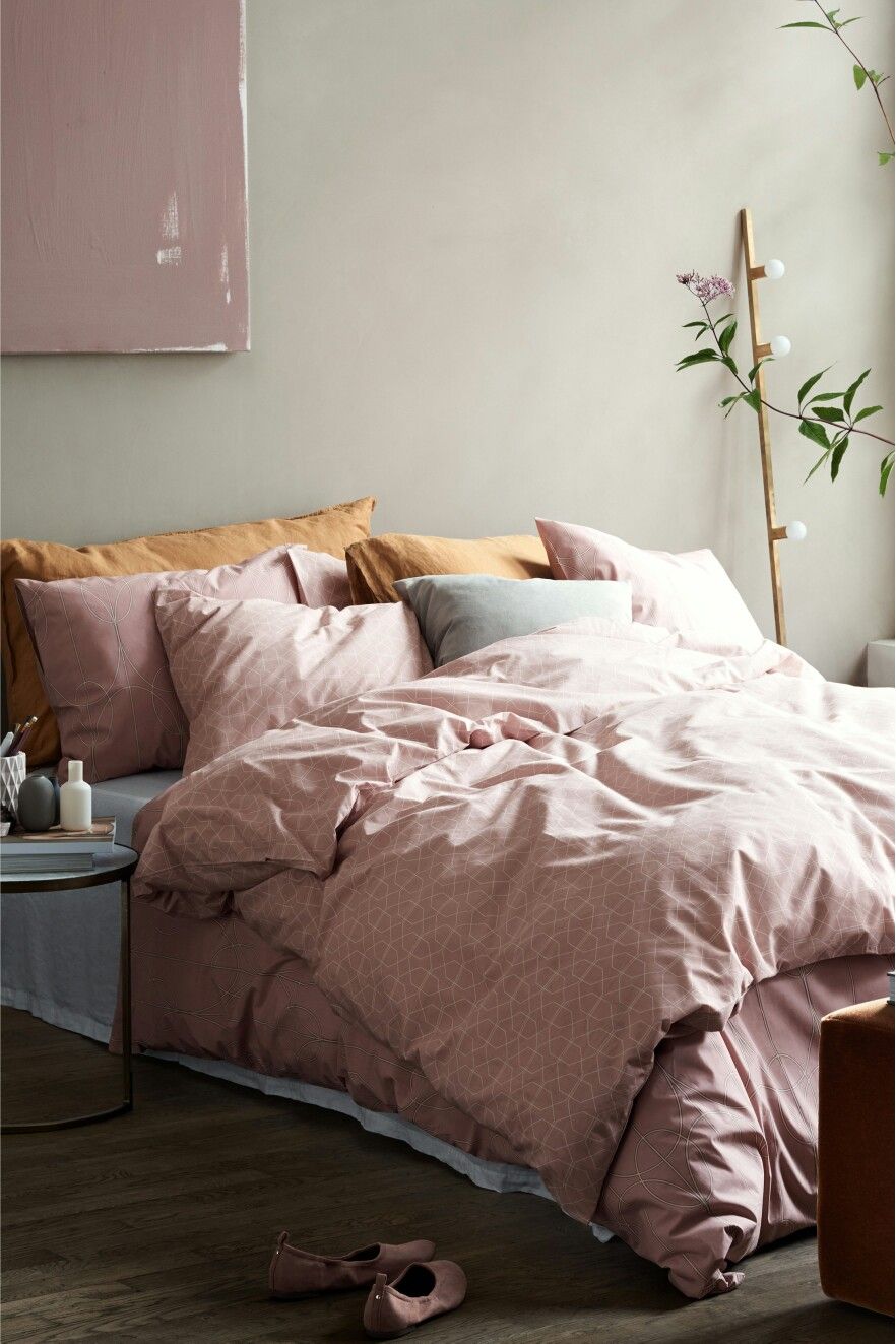 chambre deco elegante feminine linge de lit
